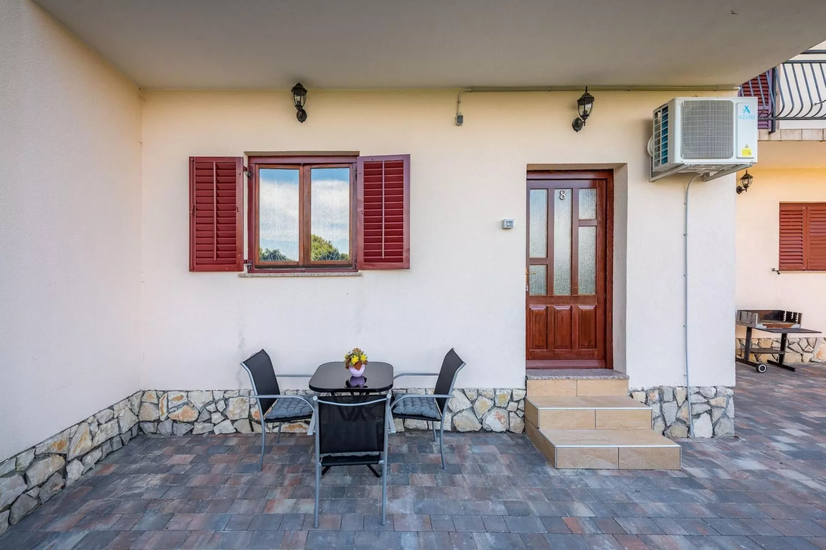 Lara 8 - Shared Pool, Sauna, Jacuzzi - Terrasbalkon