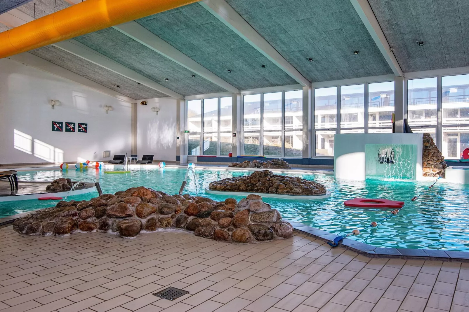 1 roomView couGFloor/1floorPrem-Binnen