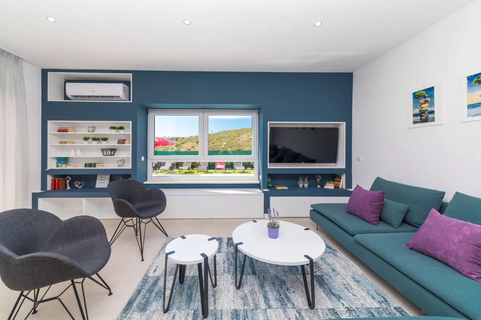 Scenic Elegant Trogir Villa with Pool - Five Bedroom Villa-Woonkamer