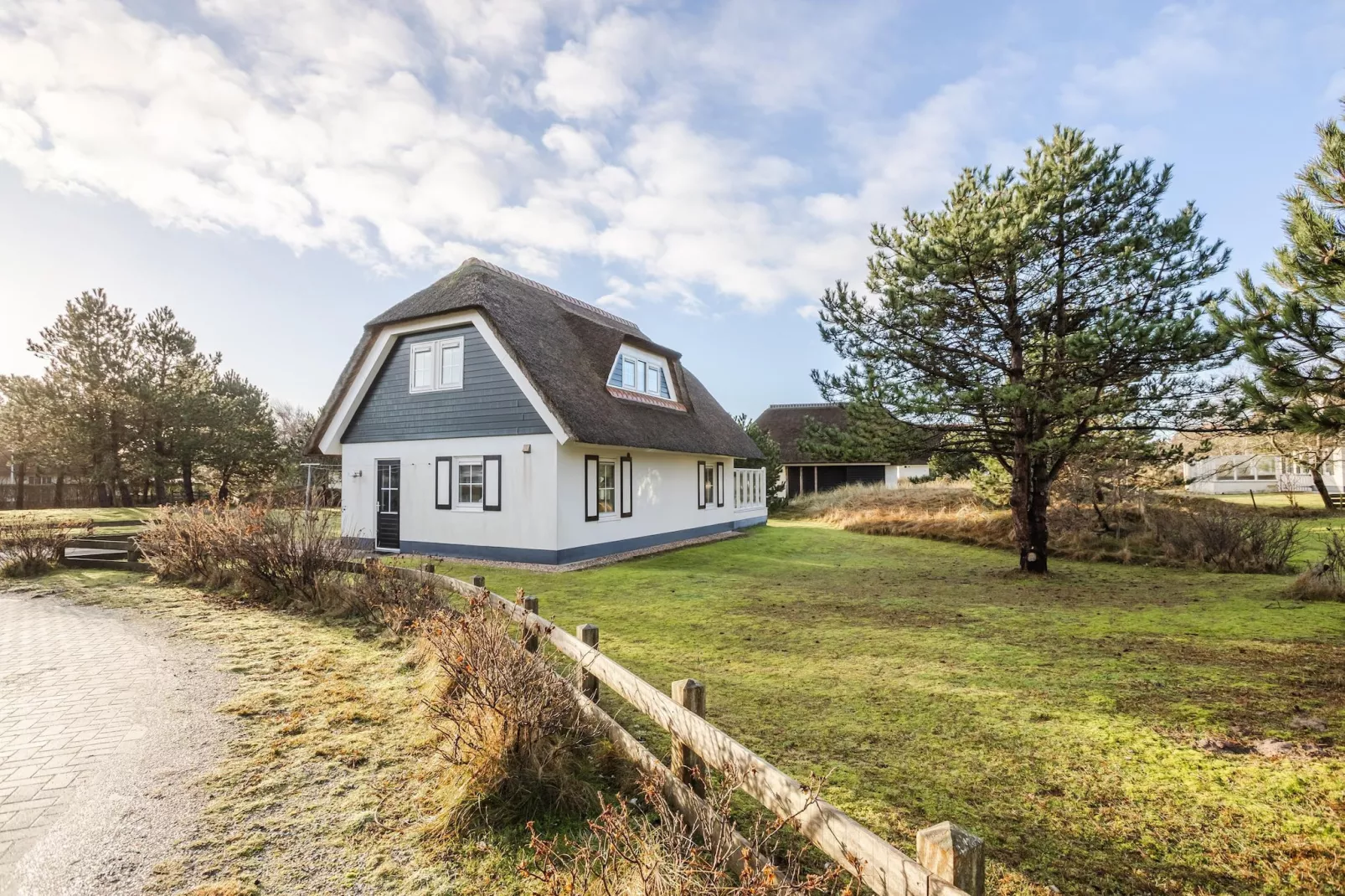 Boomhiemke Engelsmanduinvilla 6 - Buitenkant zomer