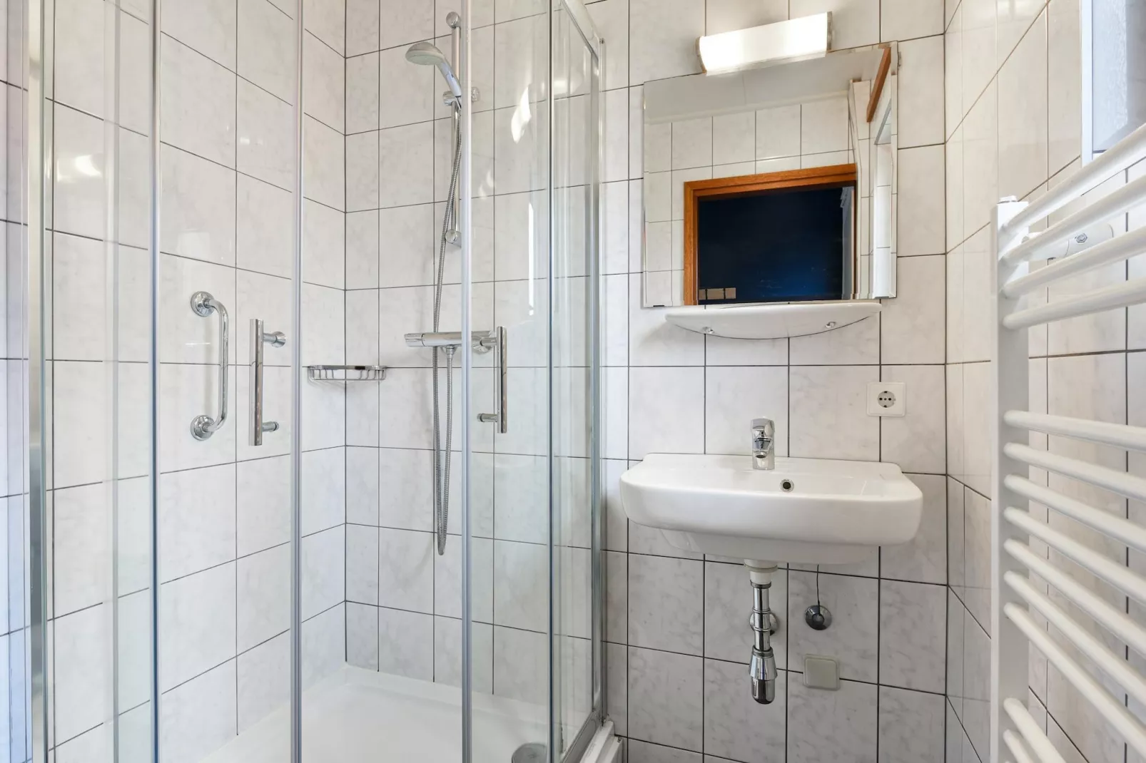 Bungalow 2B - Badkamer