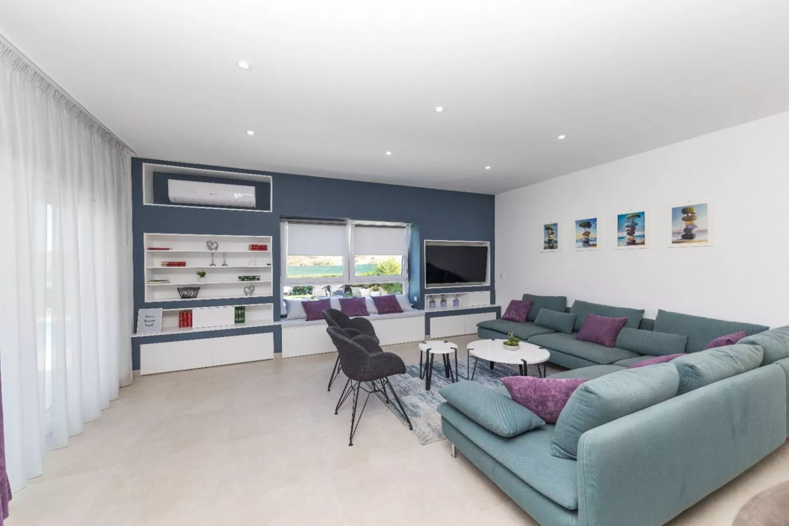 Scenic Elegant Trogir Villa with Pool - Five Bedroom Villa-Woonkamer