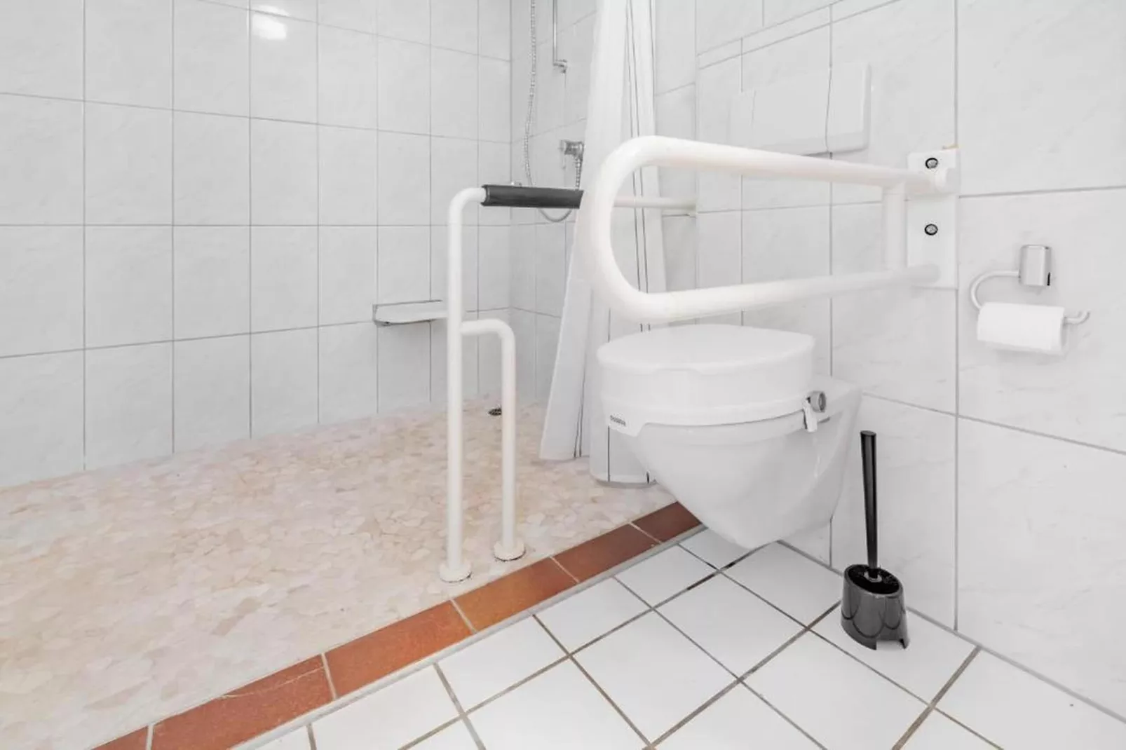 Heiderhof - Double Room Disability access-Badkamer