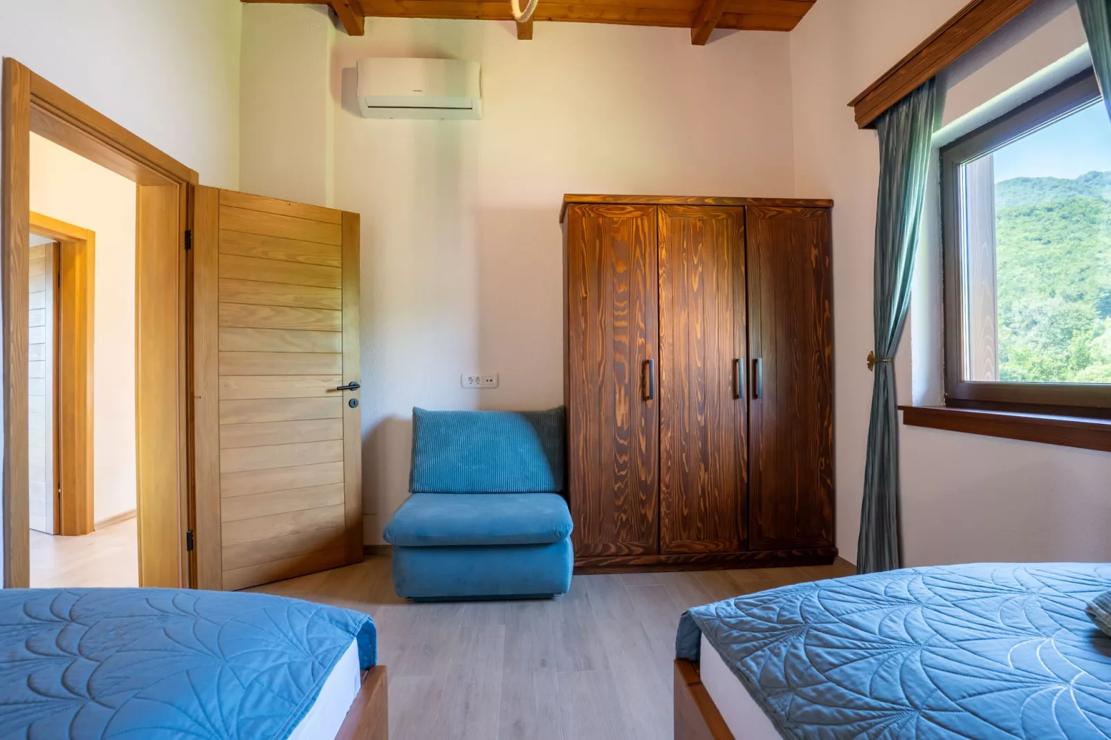 Villa Brusiana with covered heated pool-Slaapkamer