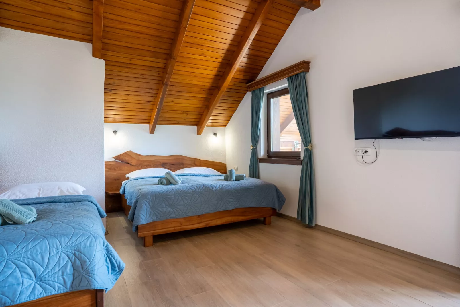 Villa Brusiana with covered heated pool-Slaapkamer