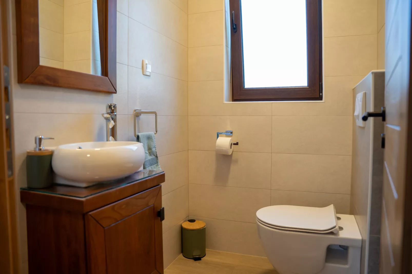 Villa Brusiana with covered heated pool-Badkamer