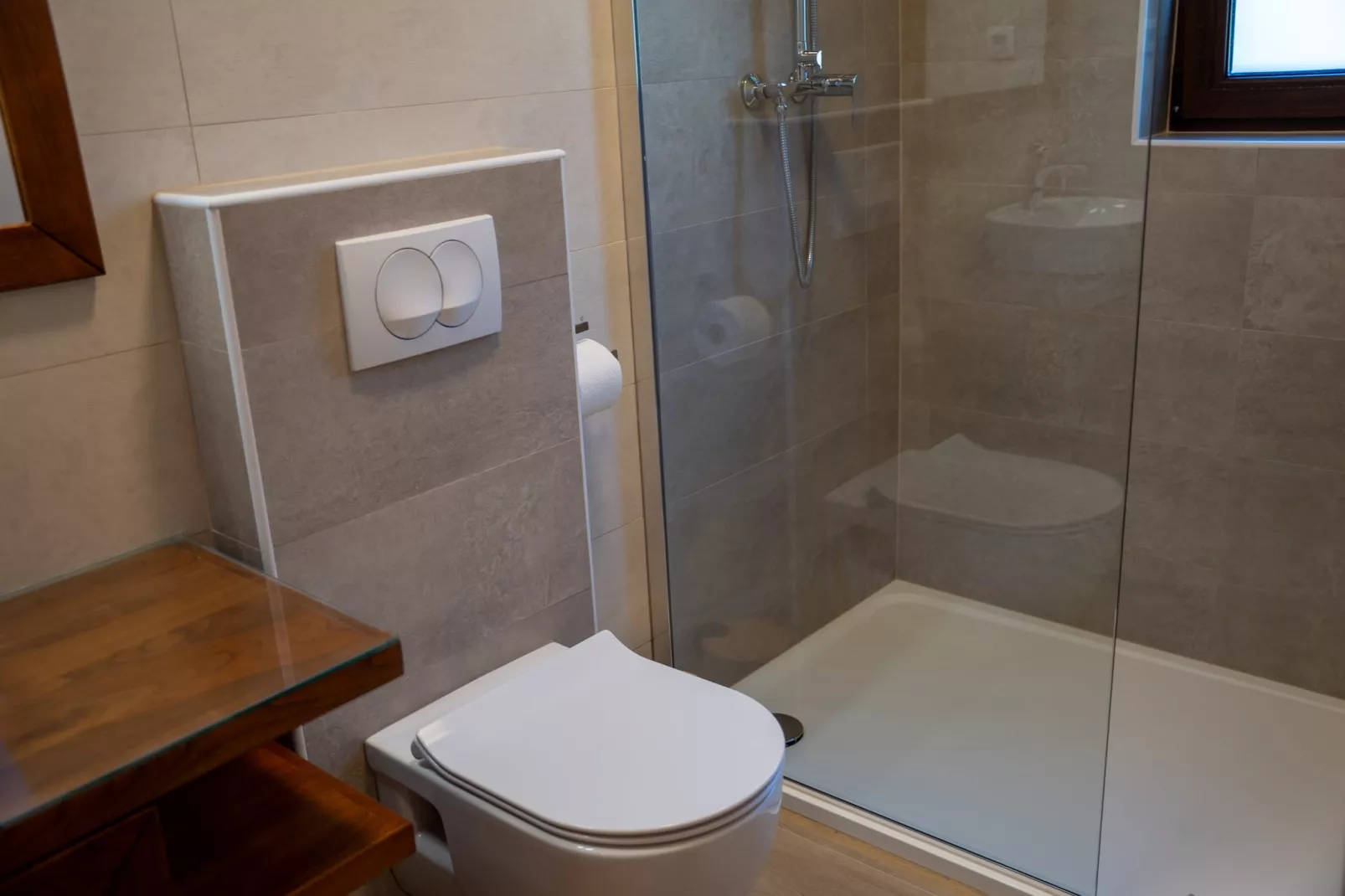 Villa Brusiana with covered heated pool-Badkamer