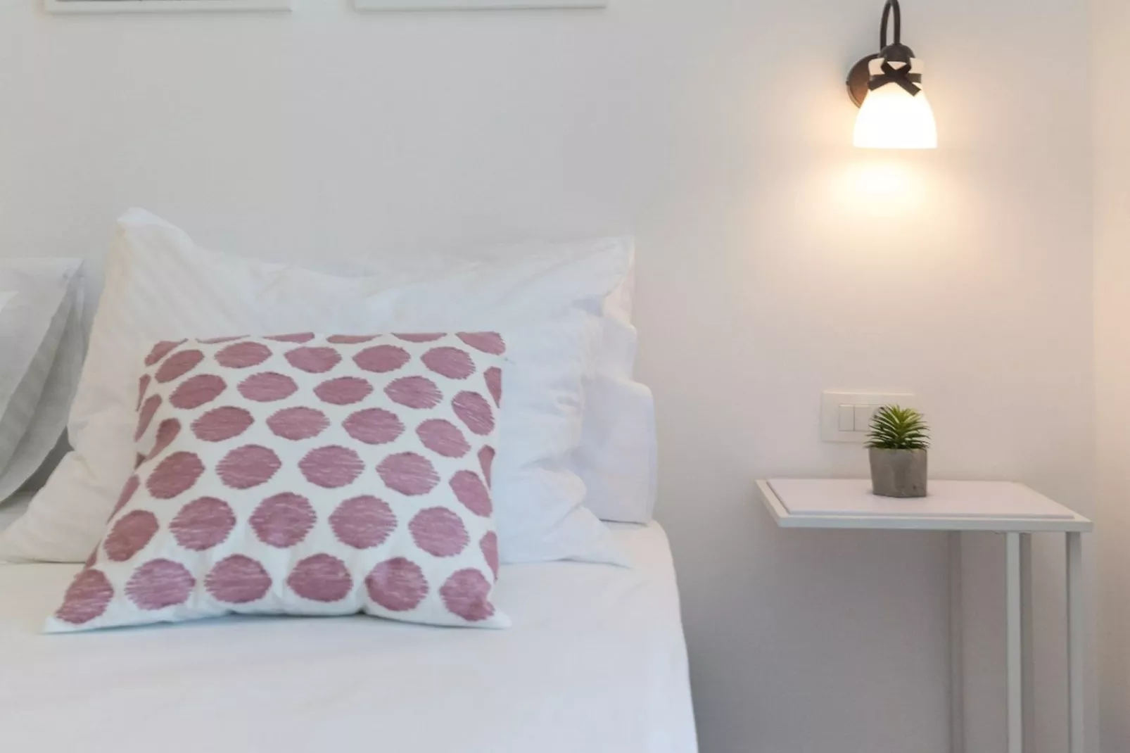 Scenic Elegant Trogir Villa with Pool - Five Bedroom Villa-Slaapkamer