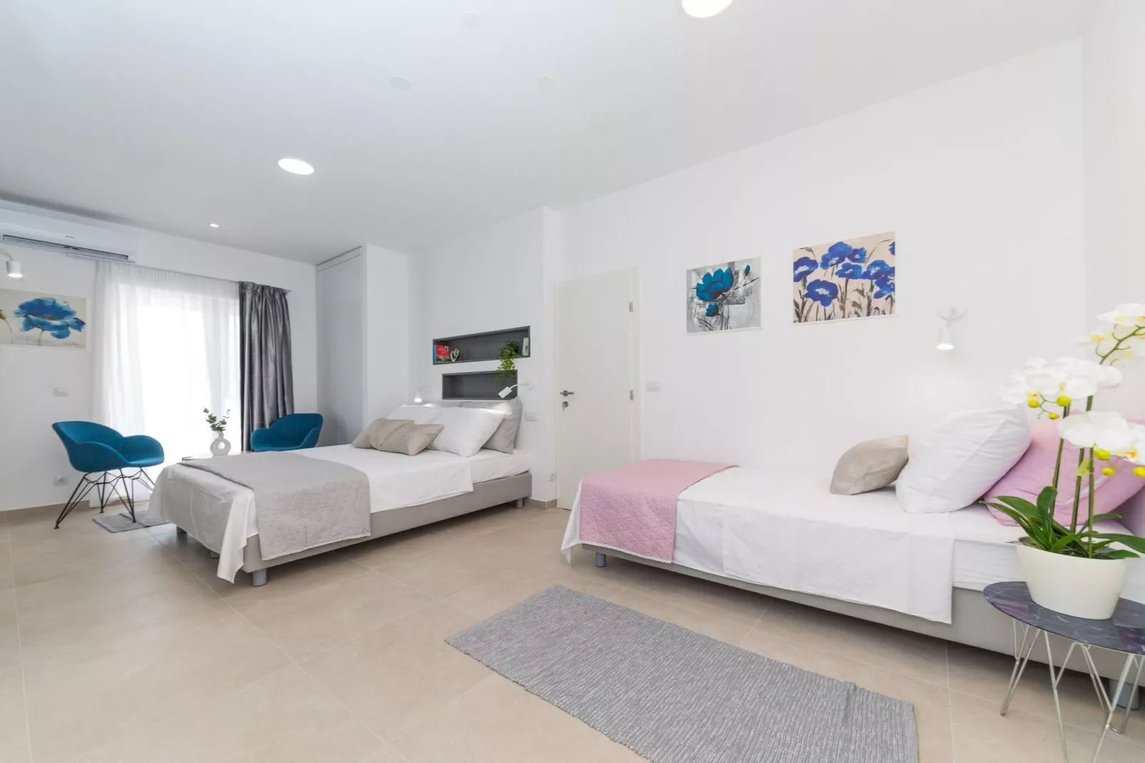 Scenic Elegant Trogir Villa with Pool - Five Bedroom Villa-Slaapkamer