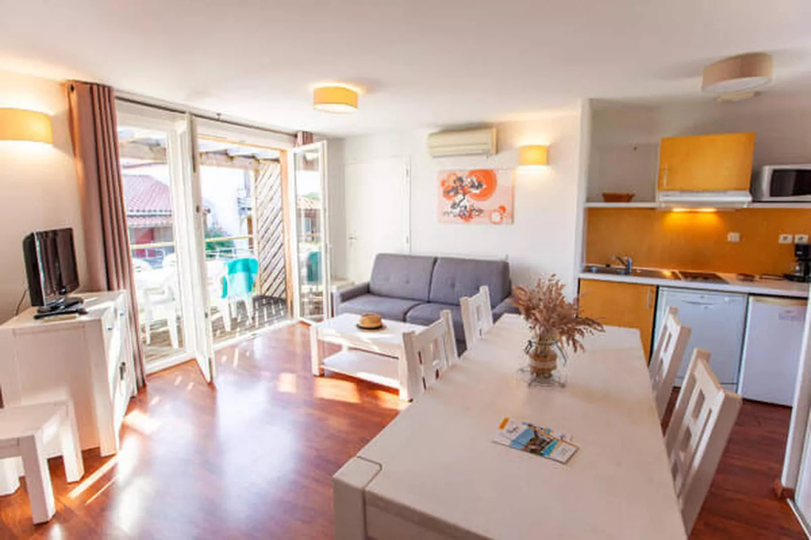 Residence Les Hameaux de la Chalosse Cassen // 2pcs 4 pers - Eetkamer