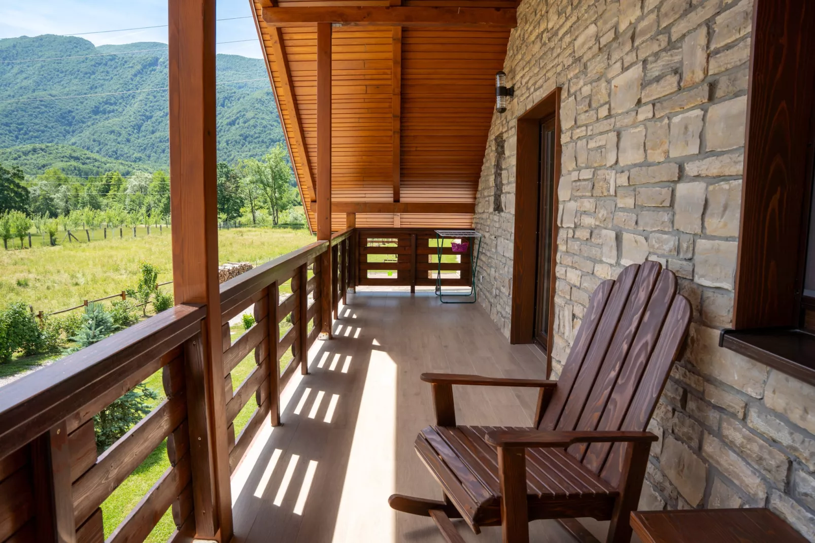 Villa Brusiana with covered heated pool-Terrasbalkon