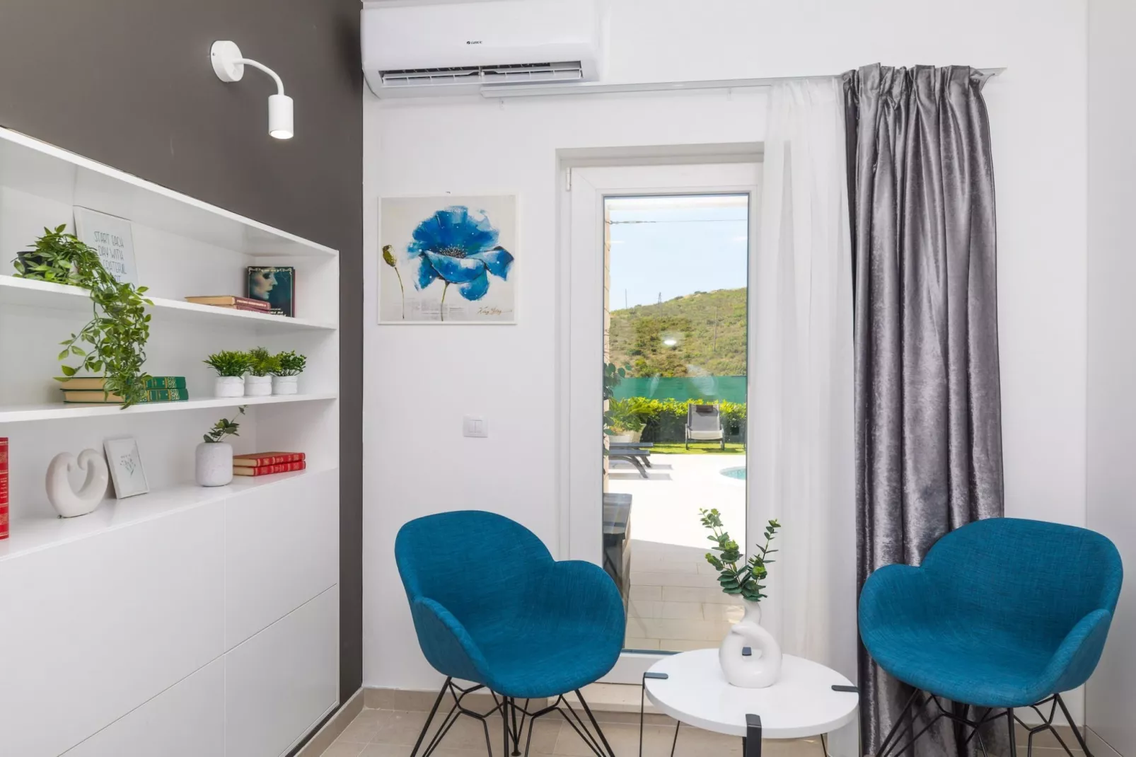 Scenic Elegant Trogir Villa with Pool - Five Bedroom Villa-Binnen