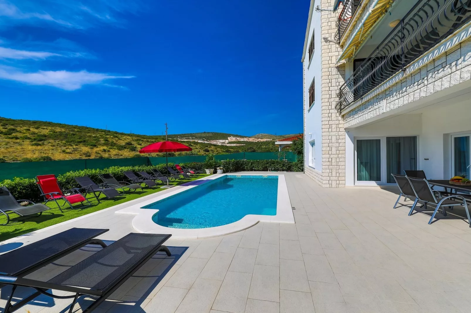 Scenic Elegant Trogir Villa with Pool - Five Bedroom Villa-Zwembad