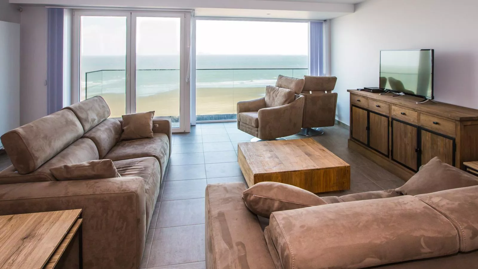 Les Amiraux - 0701 + box 2