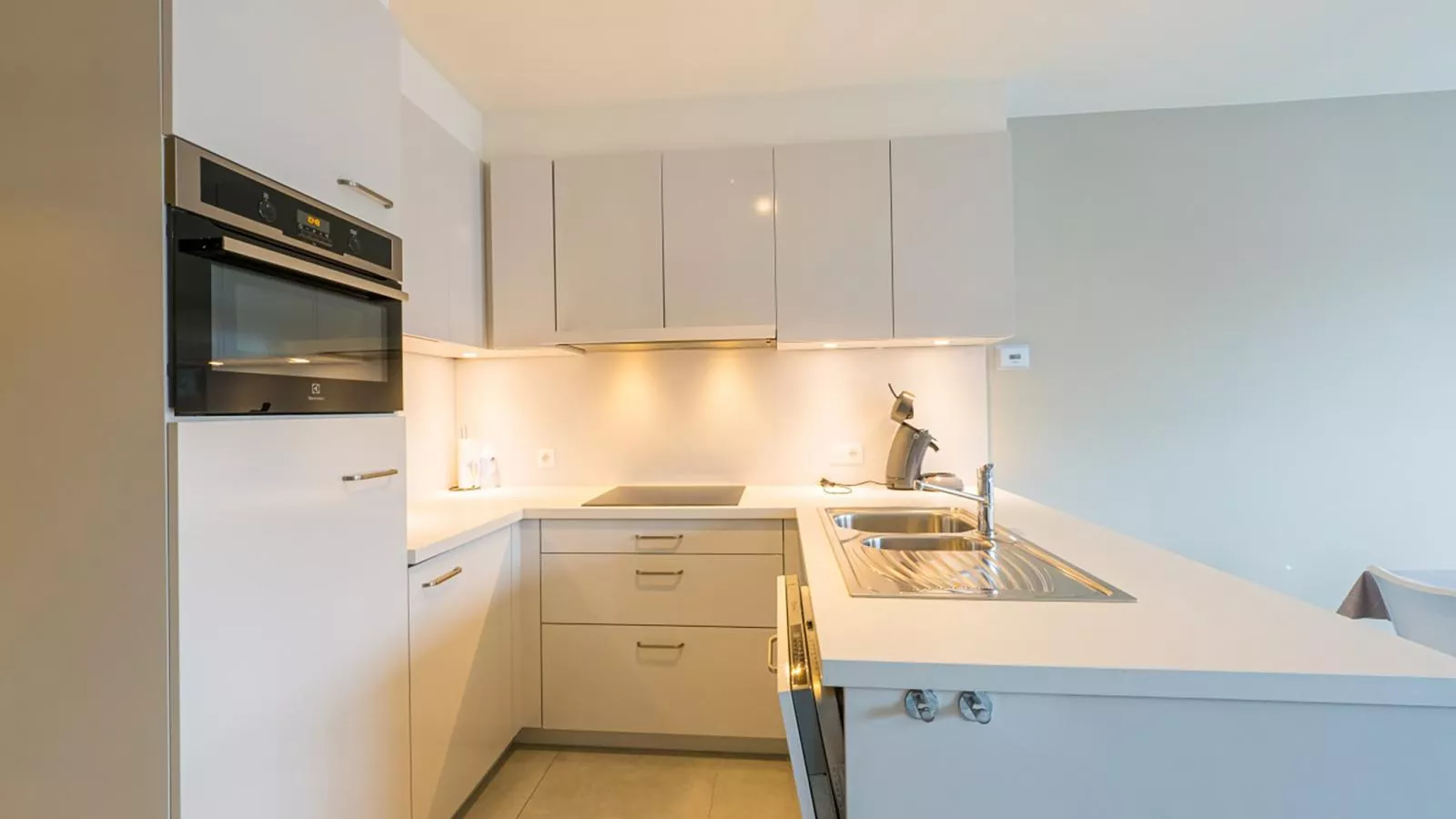 Verdi - 0402 + box 69 (Casino Parking)-Keuken