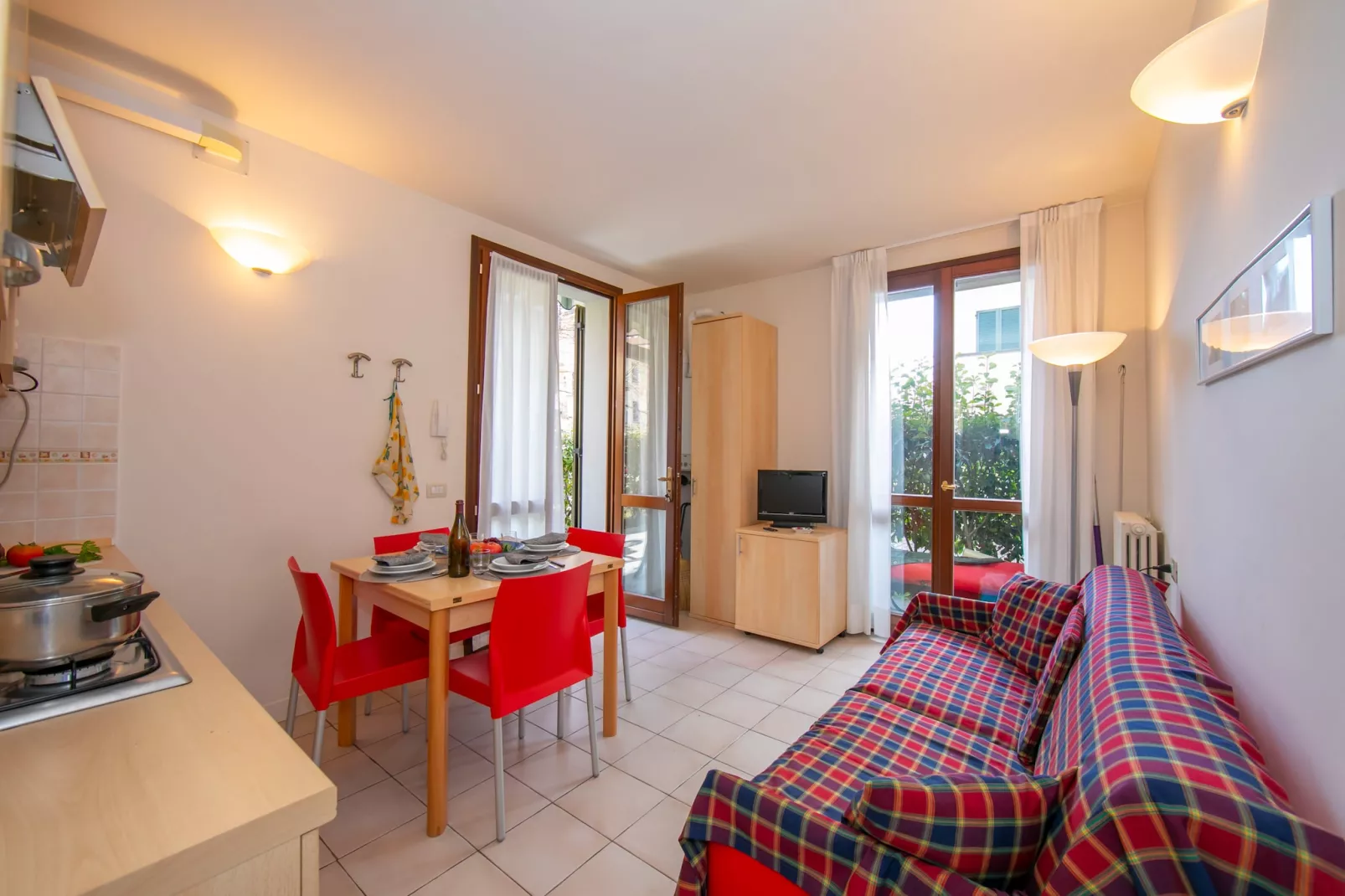 RESIDENCE PORTO LETIZIA - VILLAGE-BILOCALE 4 PAX 8226 - VGB4-Woonkamer