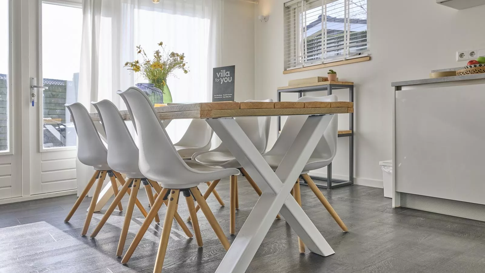 De Zomerbij - Eetkamer