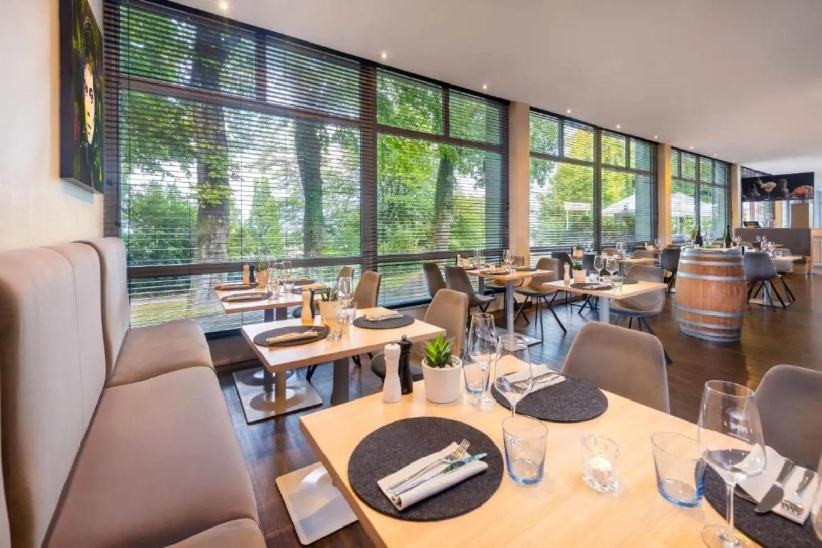 Mercure Hotel - Standard Double Room with Sofa Bed