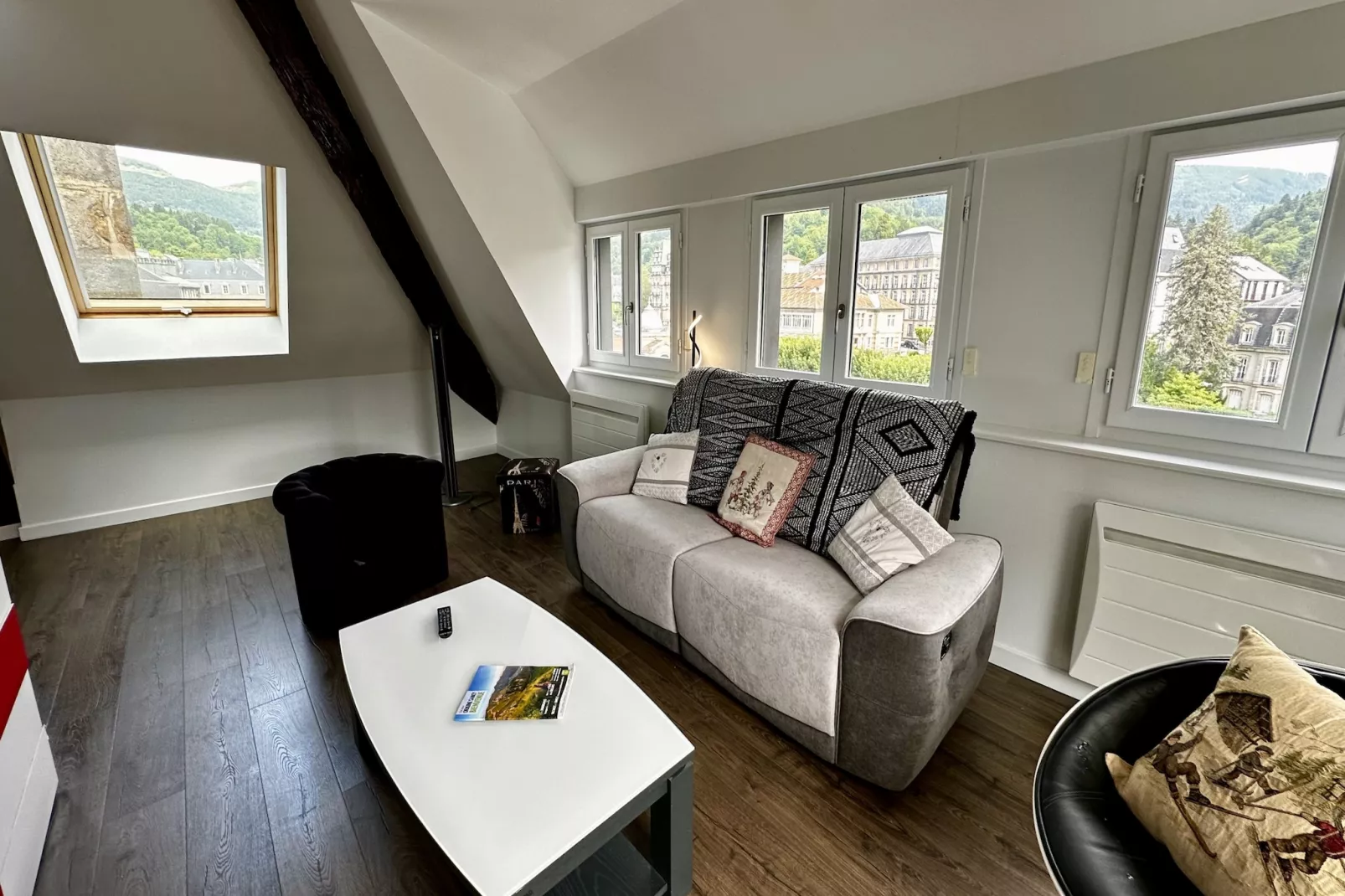 Les Etrangers 402 - La Bourboule-Woonkamer