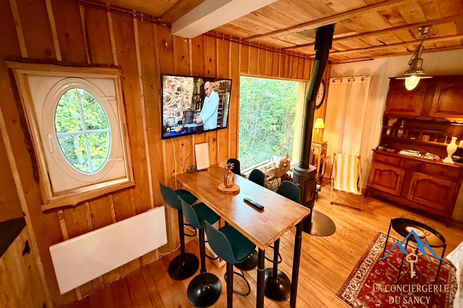 La Maison du Trappeur Le Mont Dore-Eetkamer