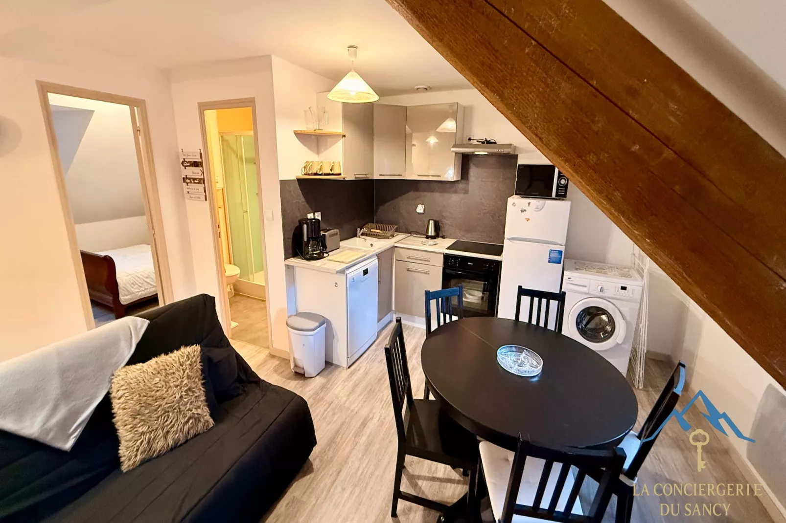 Le Bordeaux 15 Le Mont Dore 4/6personnes-Eetkamer