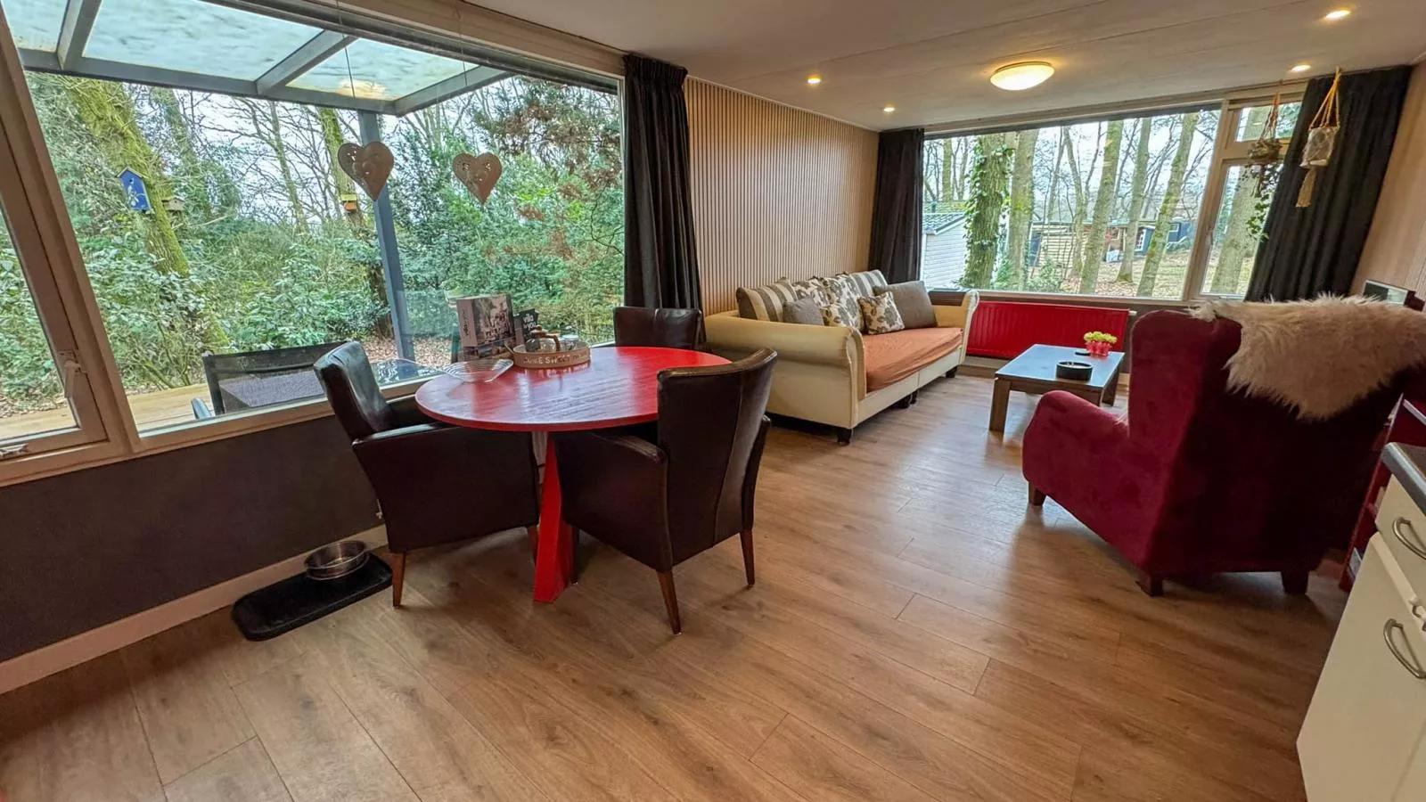 Berghuisje - Eetkamer