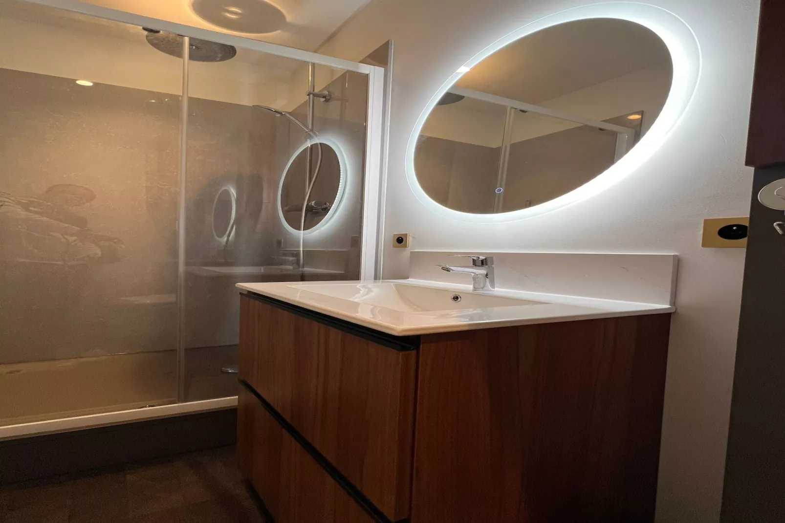 Le Sarciron 207 - Le Mont dore-Badkamer