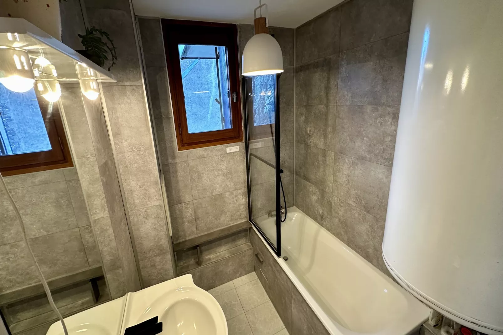 La Rivière 103 Le Mont Dore-Badkamer