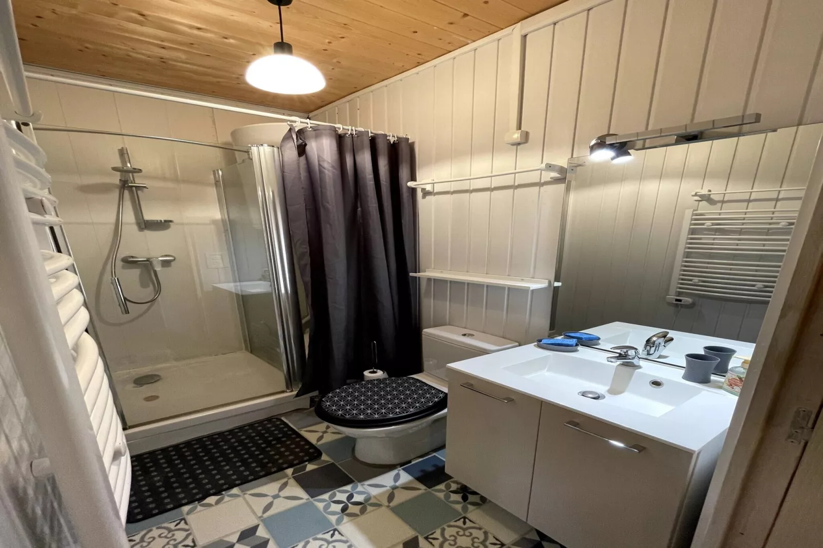 Chez Cédric - Le Mont Dore - Badkamer