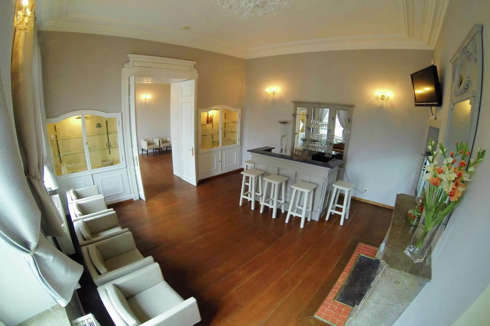 Château St-Jean - Hal-ontvangst