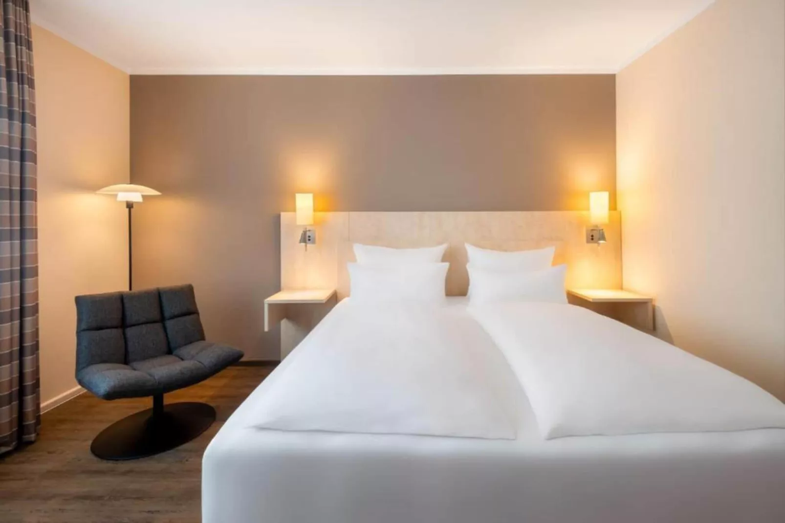 Mercure Hotel - Superior King Room - Slaapkamer