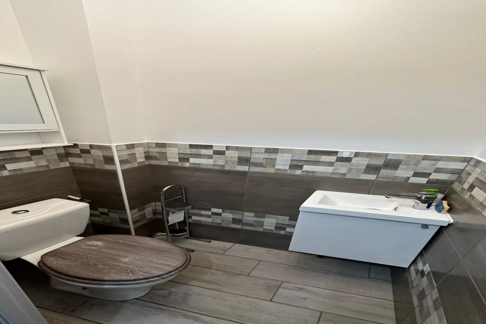 Ruche 5 - Le Mont Dore 7 pers - Badkamer