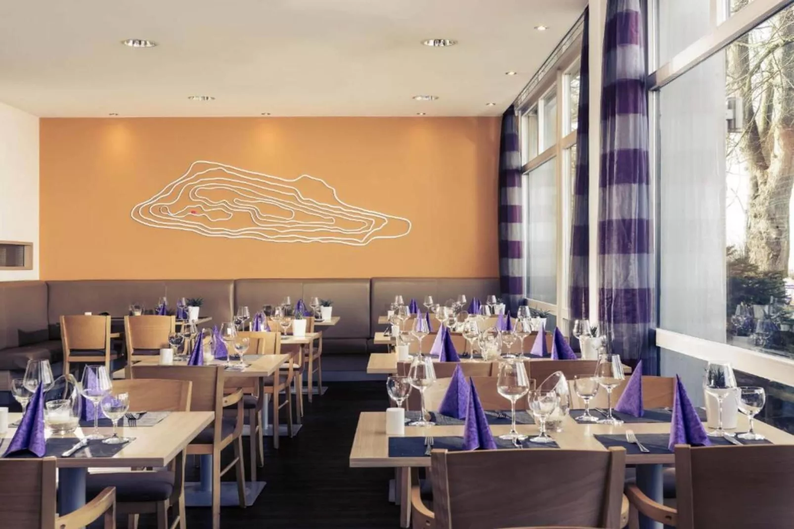 Mercure Hotel - Superior King Room - Eetkamer