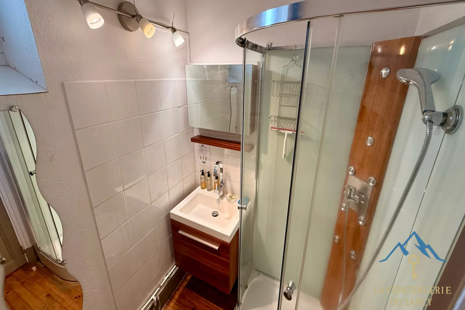 Le Ferrandaise -Le Mont Dore 6 pers - Badkamer