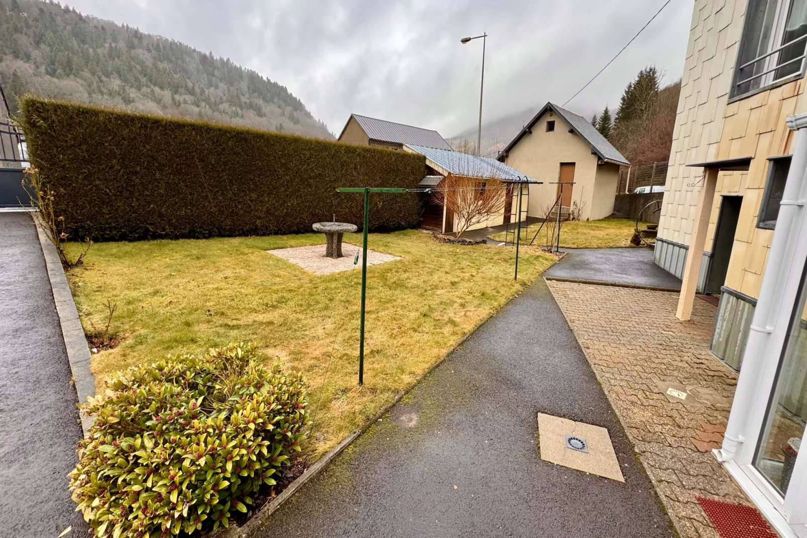 Le Jasmin 3pers Le Mont Dore - Tuinen zomer