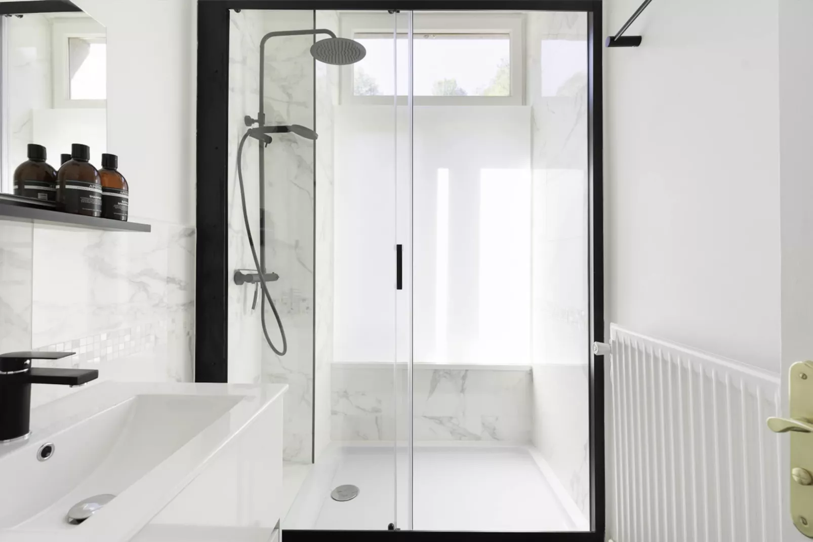 Villa Pax 3 - La Bourboule 6pers-Badkamer