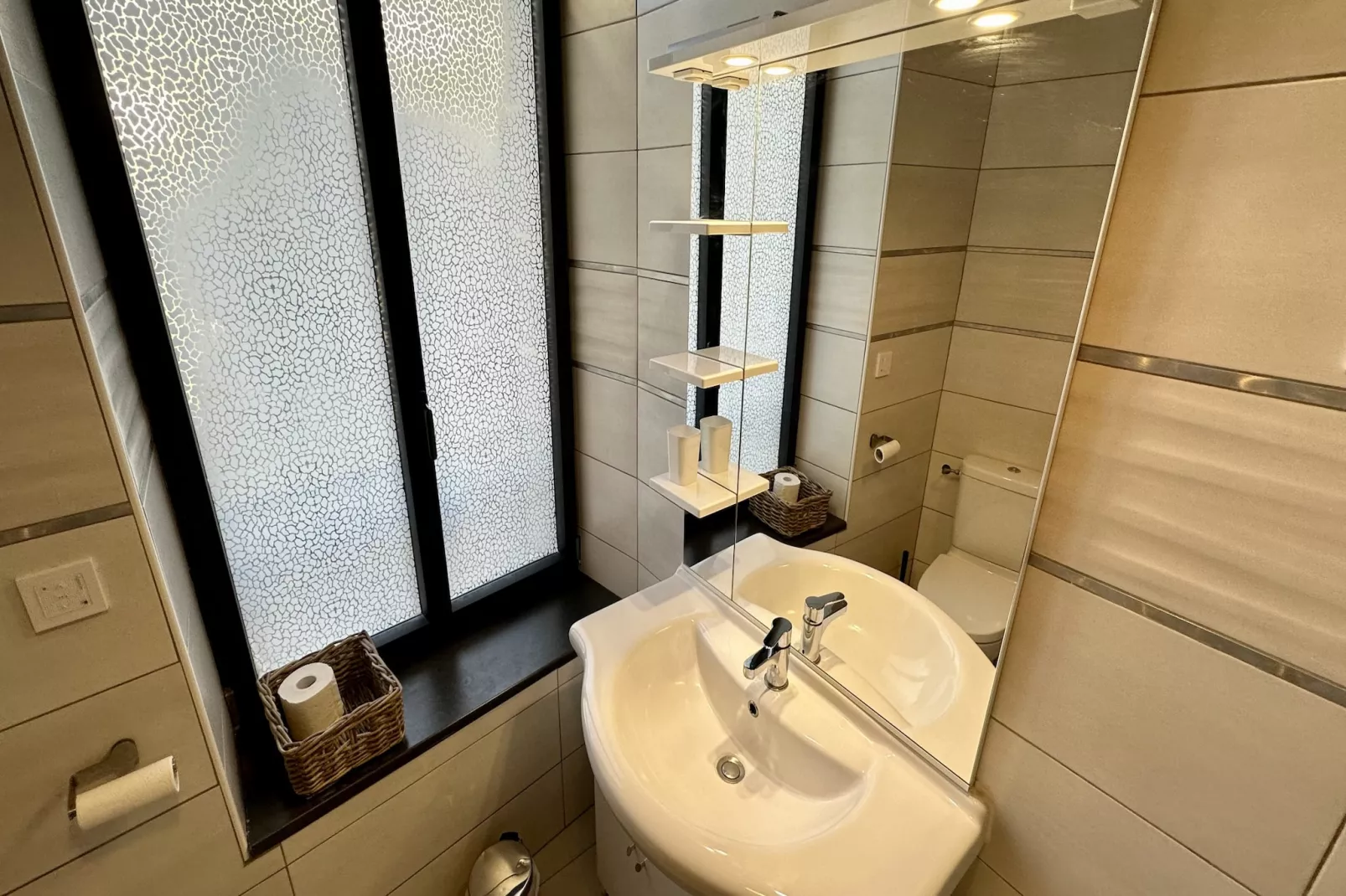 Au Cœur du Mont Dore : 6 personnes-Badkamer