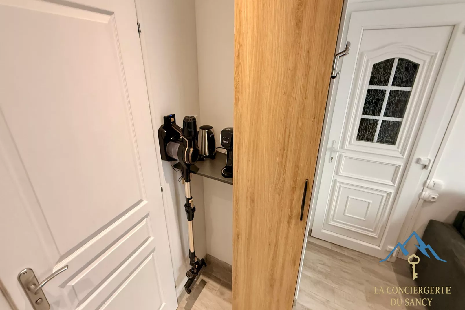 Les Soldanelles Le Mont Dore 12 pers - Overloop