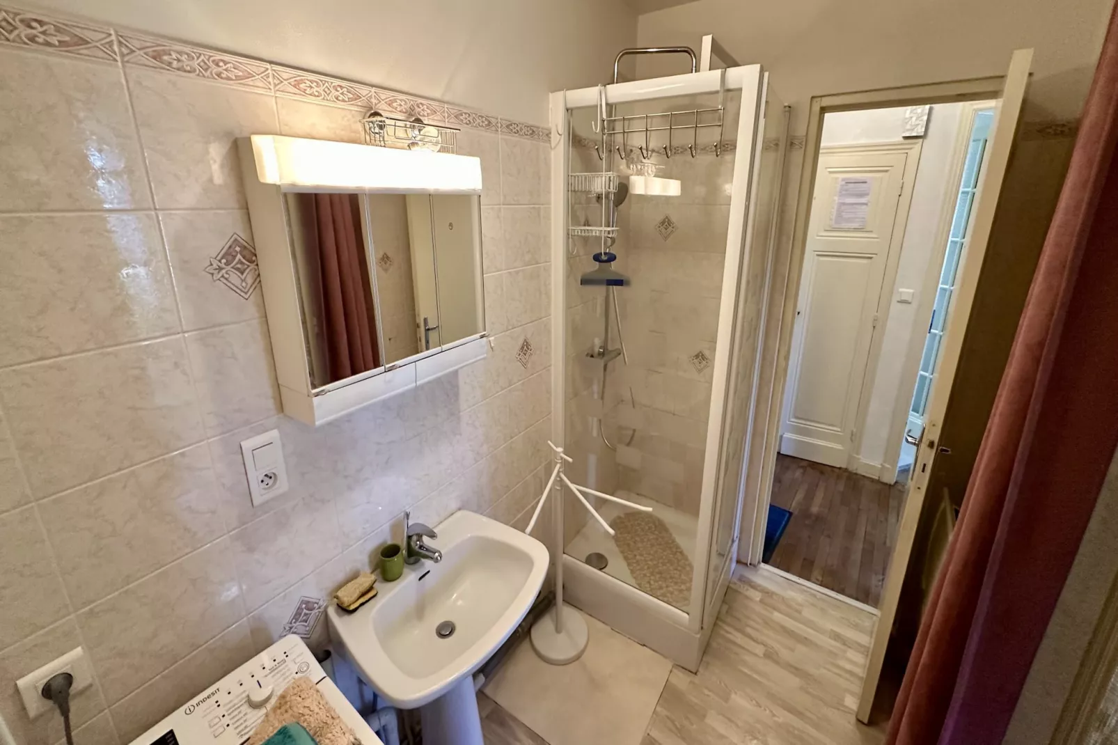 Le Métropole 410 La Bourboule-Badkamer