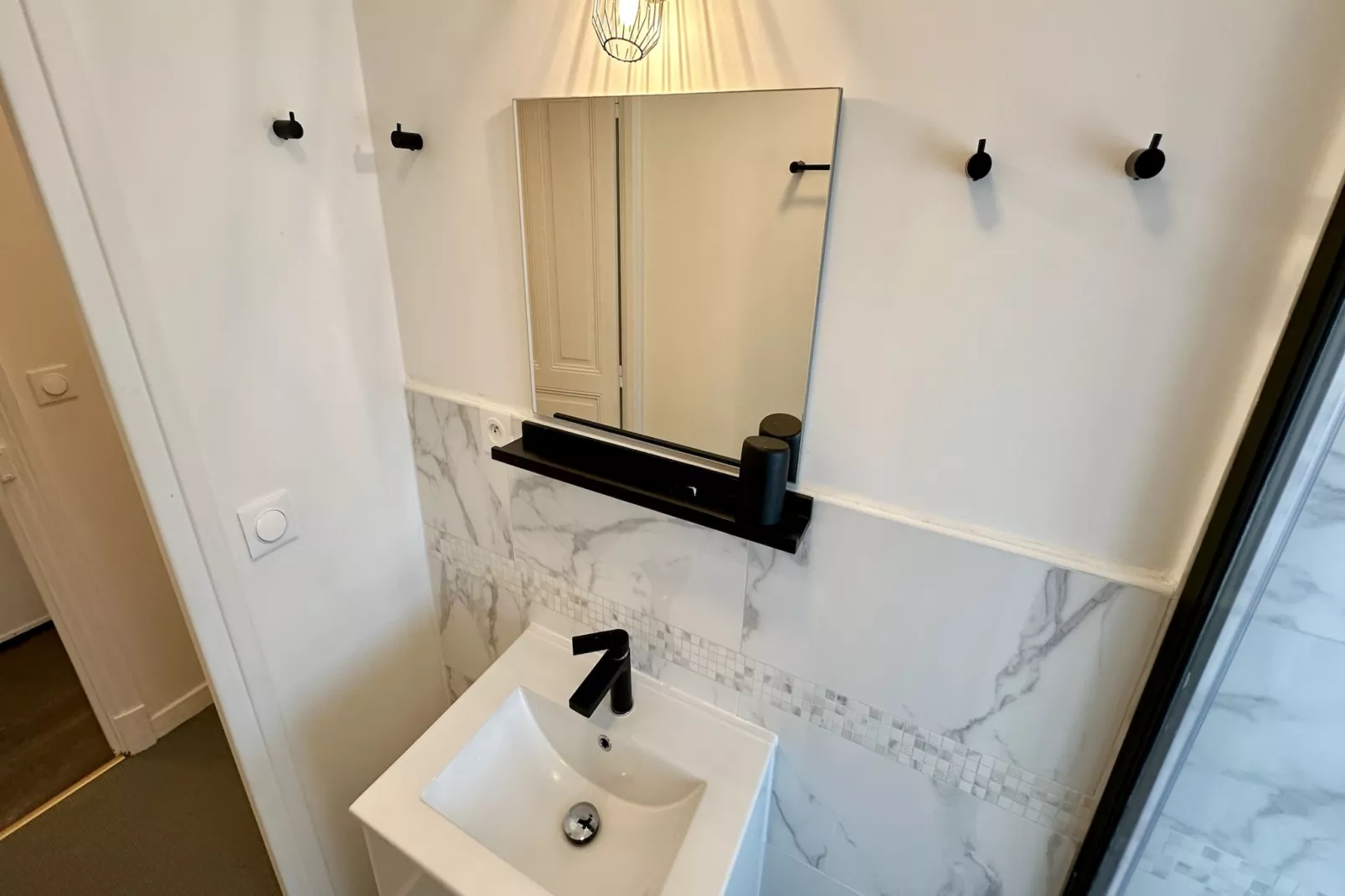 Villa Pax 4 - La Bourboule 6pers-Badkamer