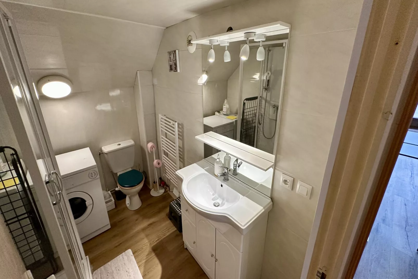 Le MB 9 Le Mont Dore 8pers - Badkamer