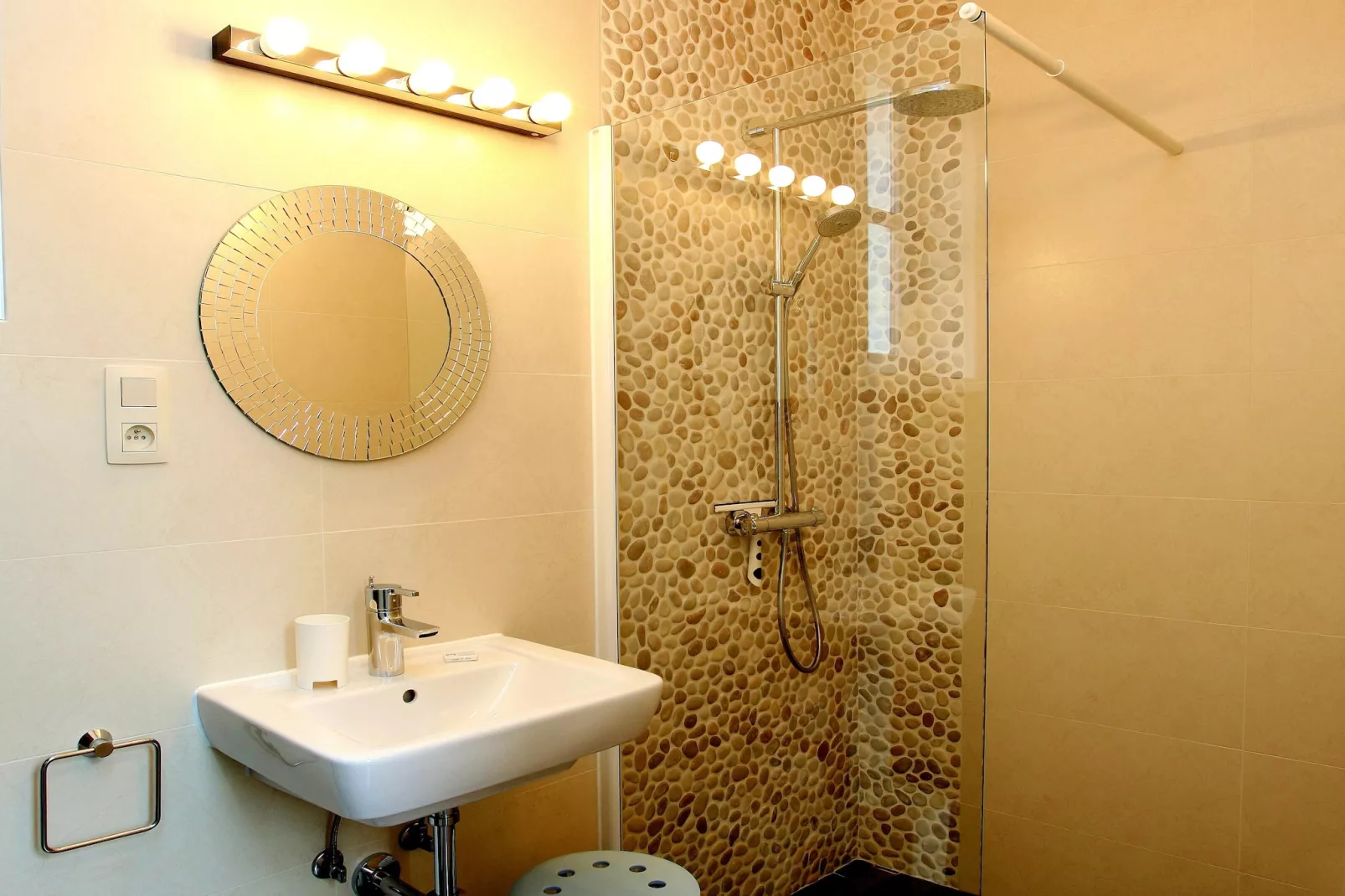 Villa Mosa - Badkamer