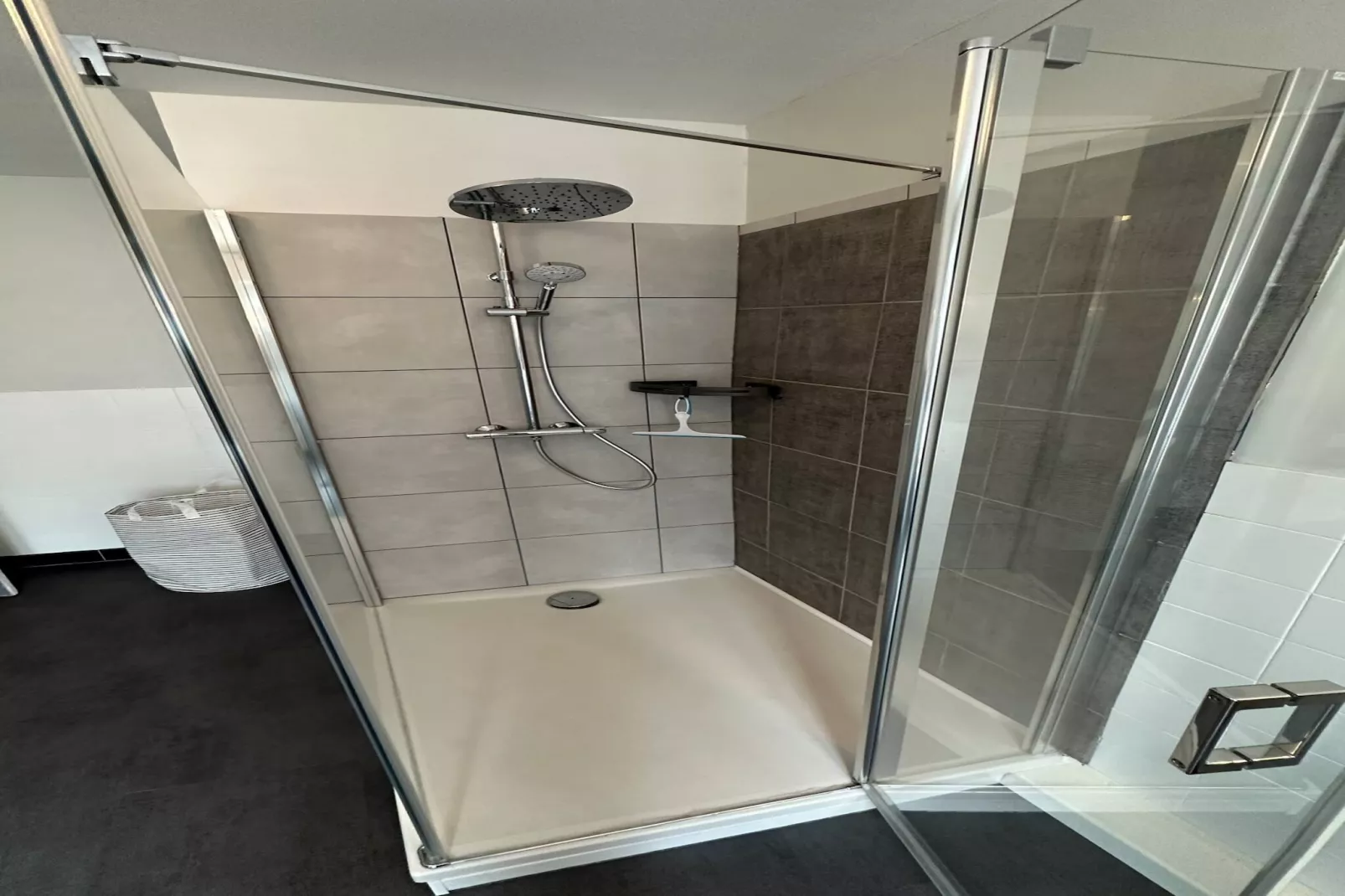 Villa Stella - La Bourboule 8pers - Badkamer