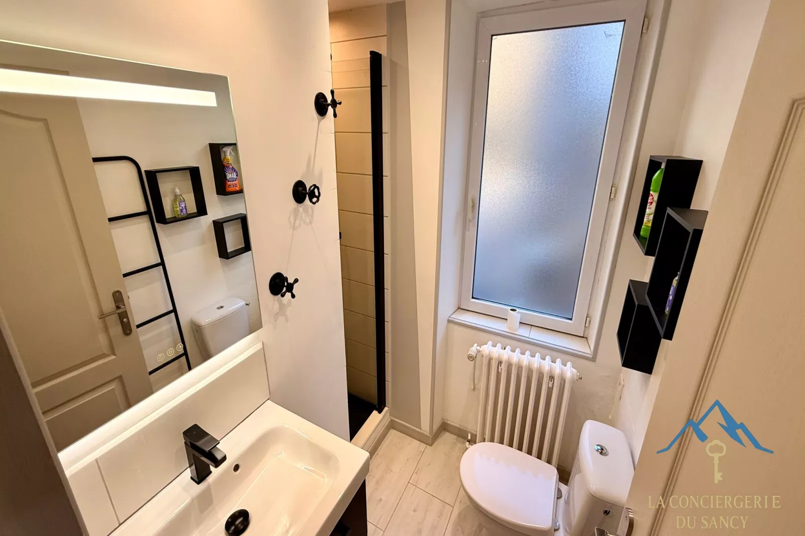 Les Soldanelles Le Mont Dore 12 pers - Badkamer