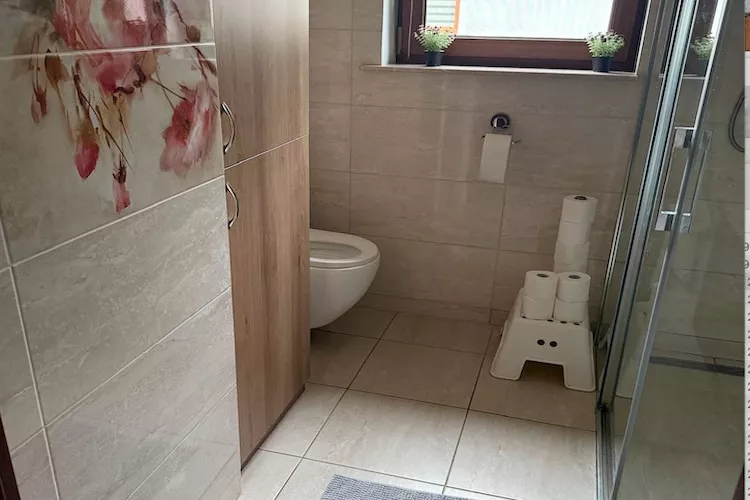 	Dom wakacyjny dla 5 osób w Dębinie-Badkamer