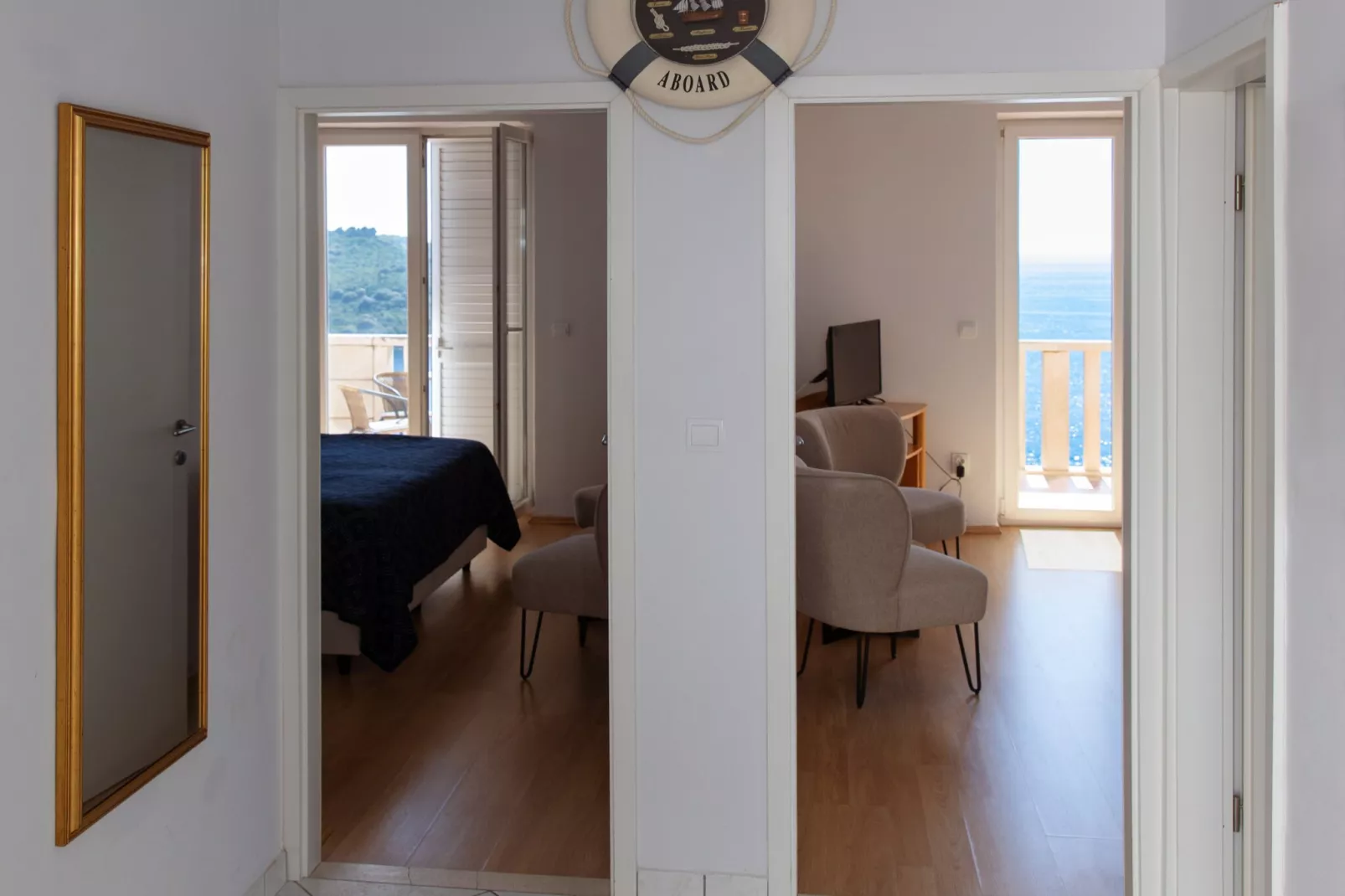 Apartments Bonavista - Superior Two Bedroom Apartment with Balcony and Sea View (A1) - Woonkamer