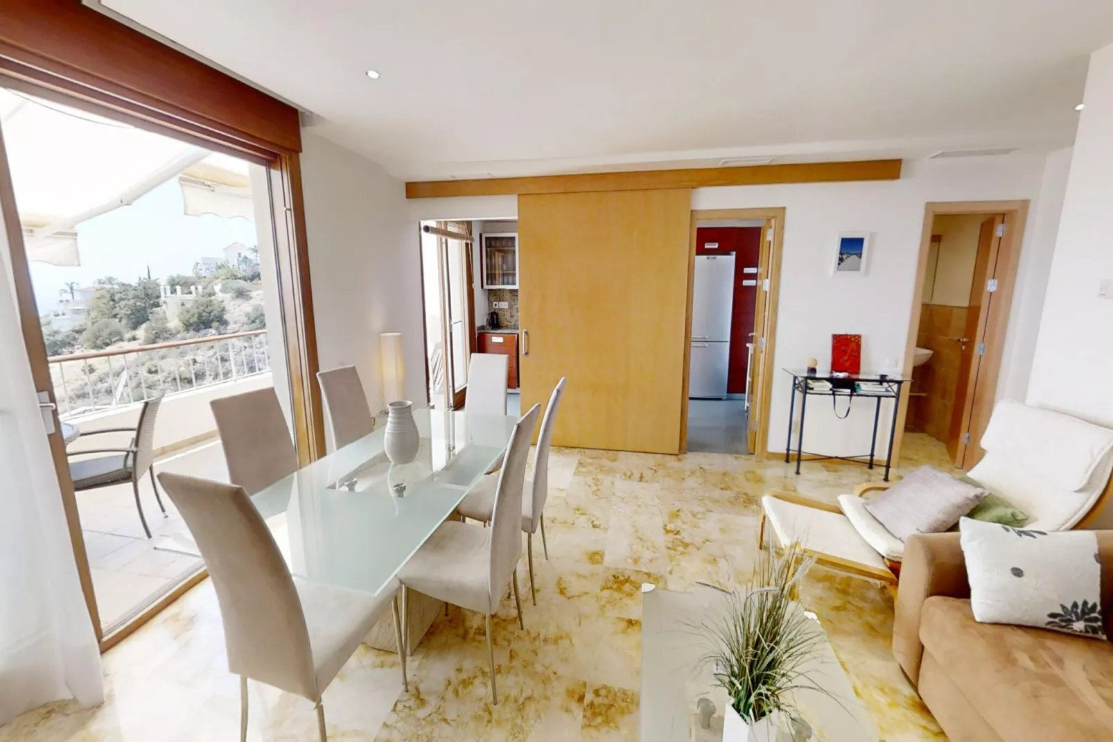 Apartment with Sea Views and Sunlit Terraces