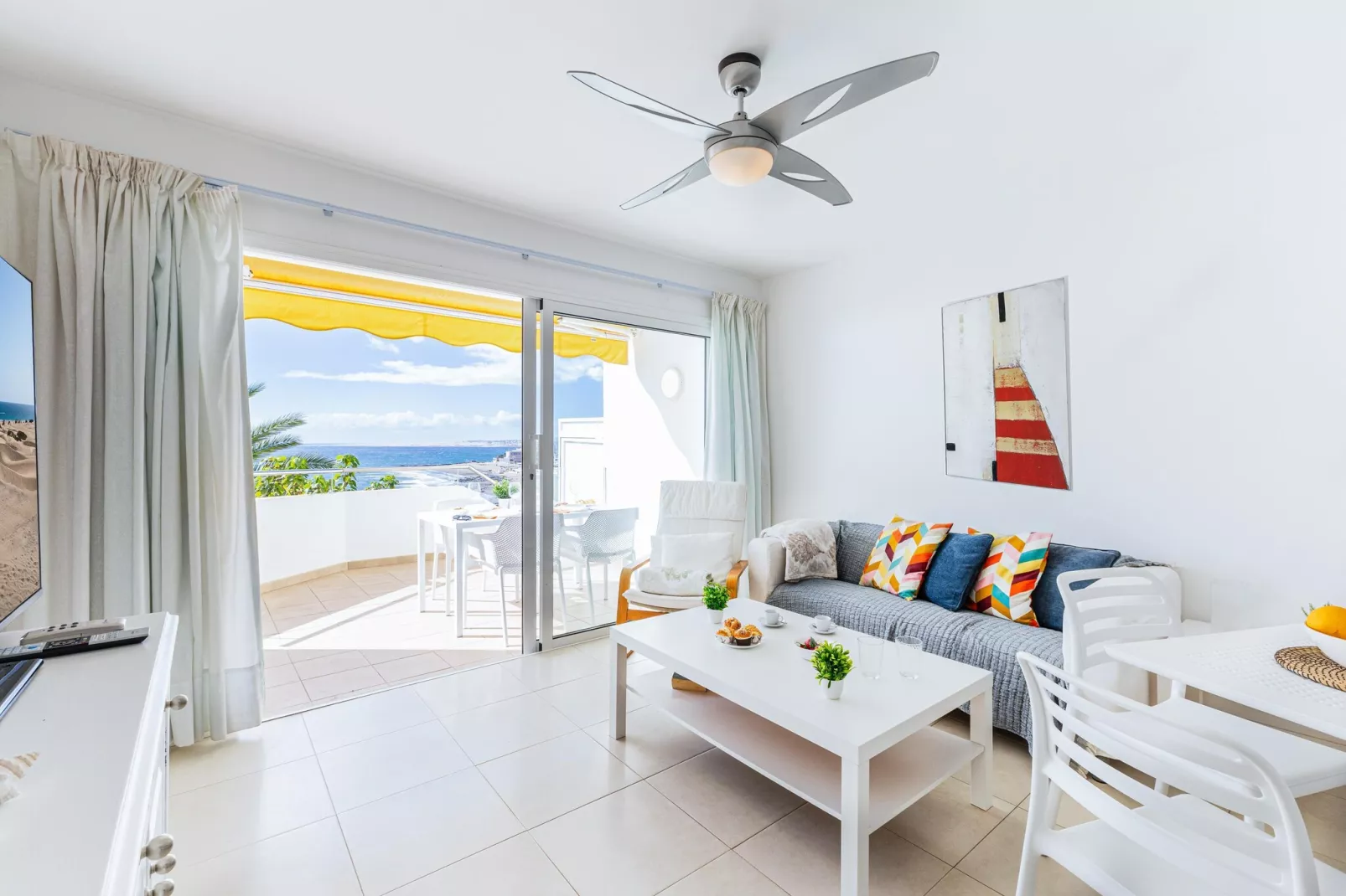 NUEVA SUECIA 523										-Woonkamer