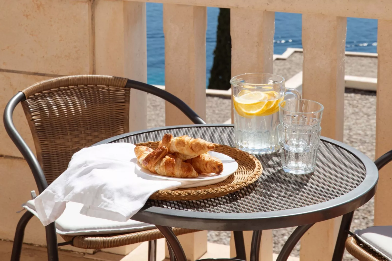 Apartments Bonavista - Superior Two Bedroom Apartment with Balcony and Sea View (A1) - Eetkamer