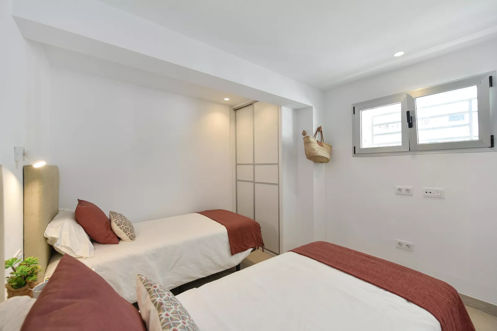 NASAS 12										-Slaapkamer